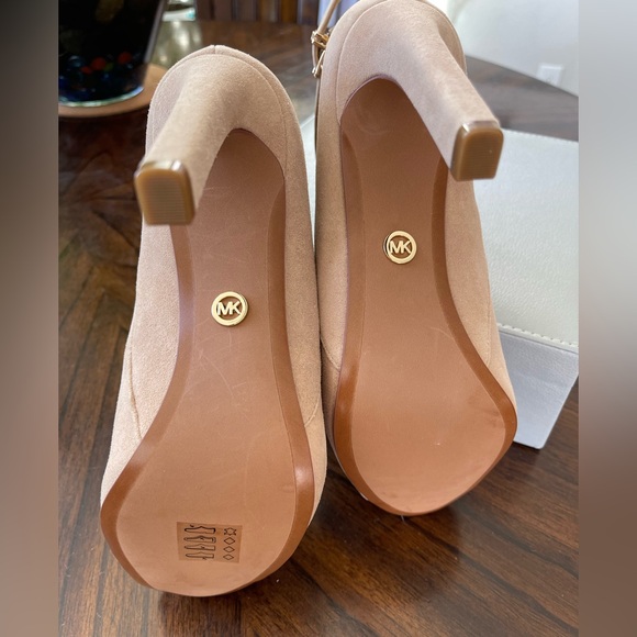 NEW Michael Kors Lawson Tan Suede Ankle Boot Size 10 - Picture 2 of 11